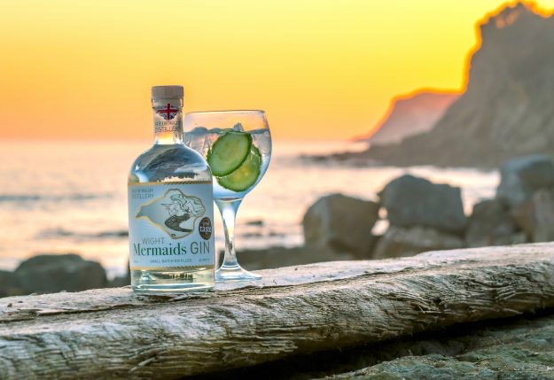 DSC_0620 copy wight mermaids craft gin