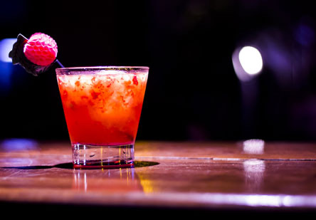 bar-2339180_1920-(1) gin cocktail