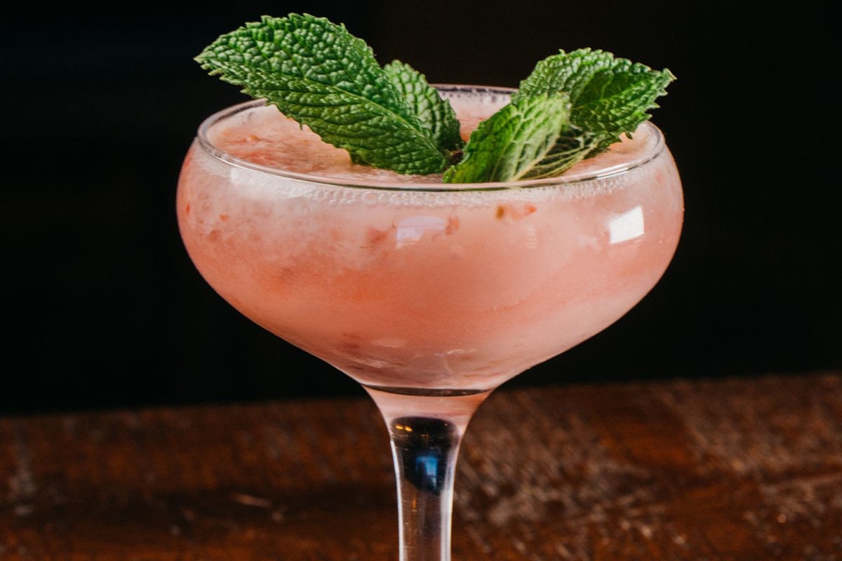 WildJune_TheClubBee_CloseUp Think Gin