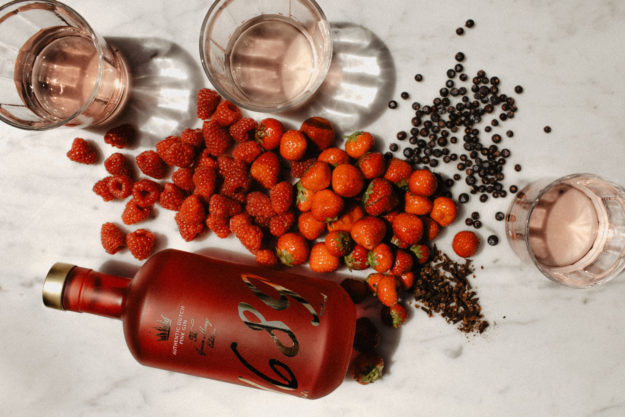 Gin 1689 Pink Gin Queen Mary Edition