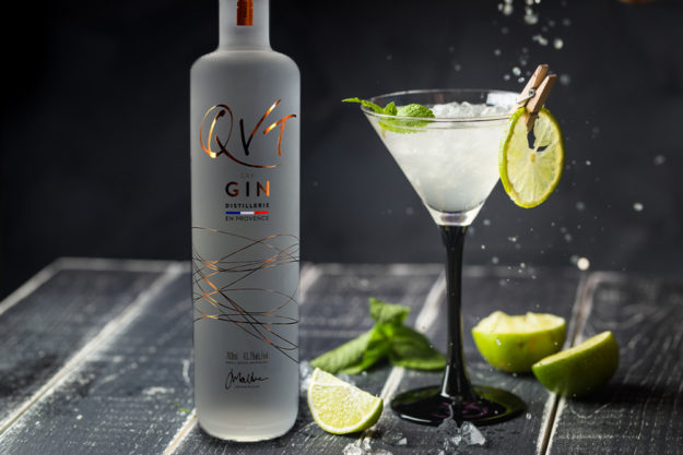 Fresh,Classic,Lime,Margarita,Cocktail,Over,Black,Background Margaratini