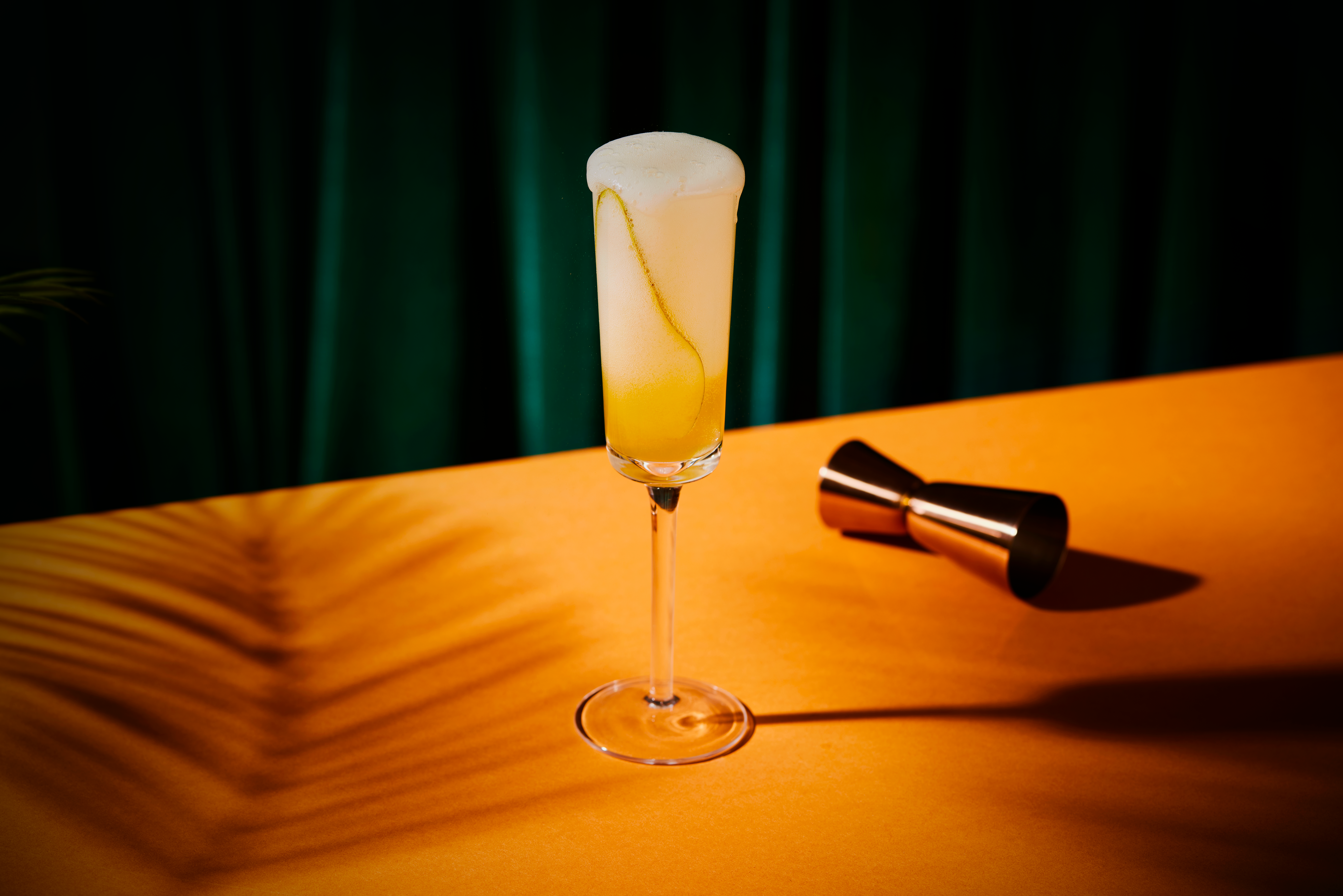 Kyngs Pear and Tarragon French 75